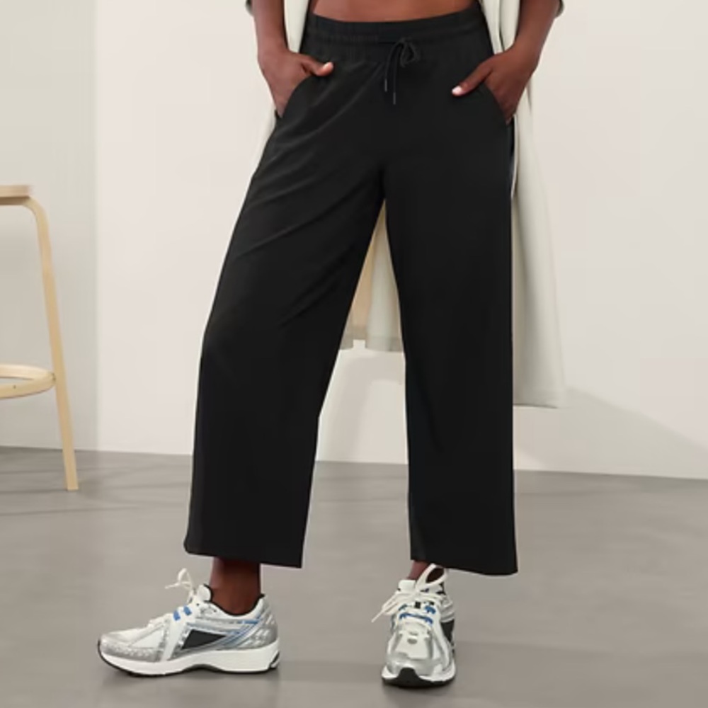 NWT Athleta Avenue Wide Leg Crop Pant